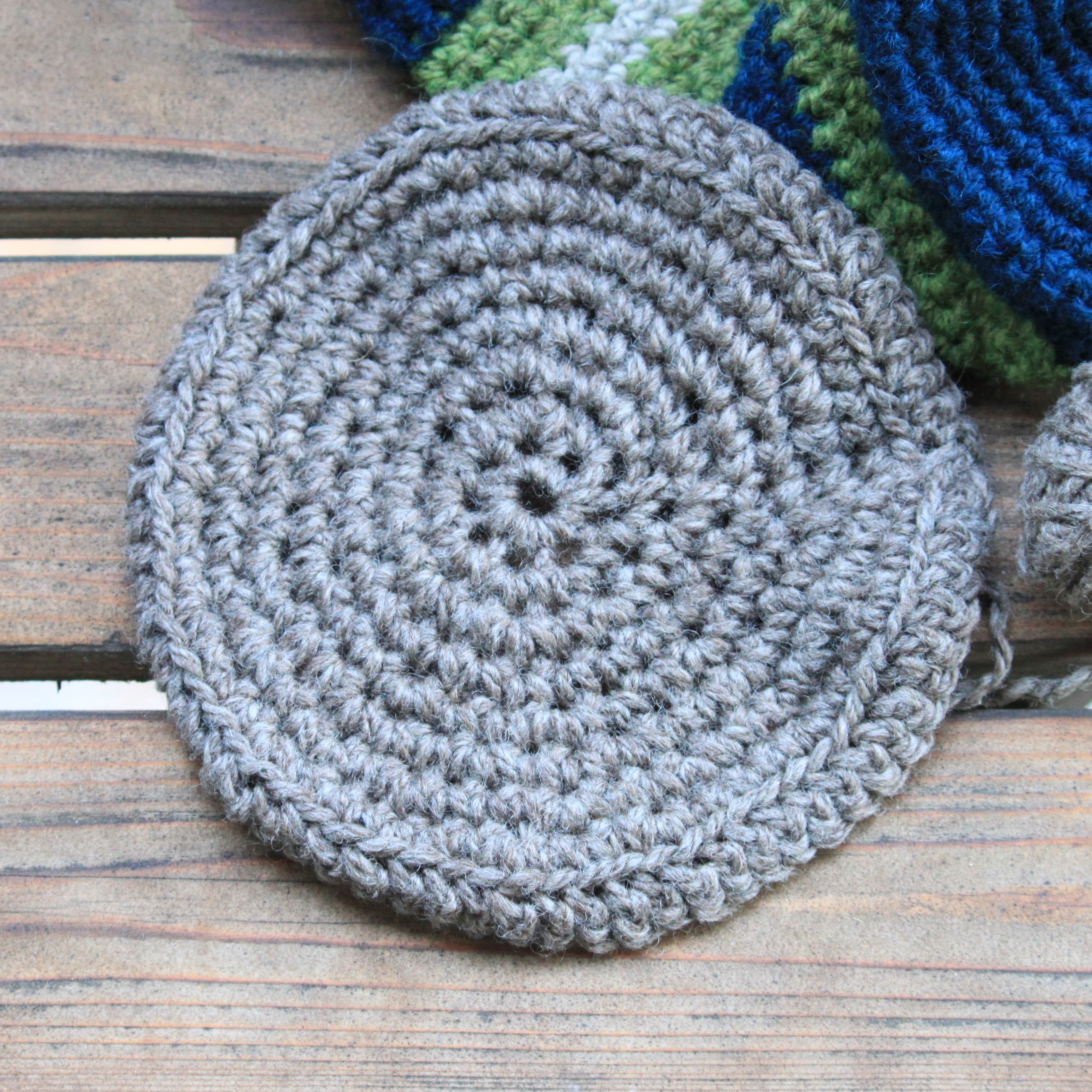 A Yarn Weight Key for Holding Two Strands Together